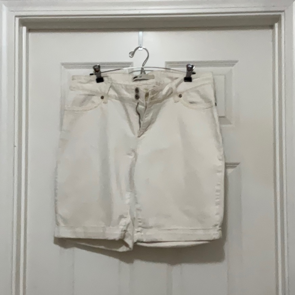 Levi Cream Denim Shorts